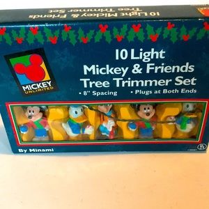 Disney Mickey & friend 10 light tree trimmer set